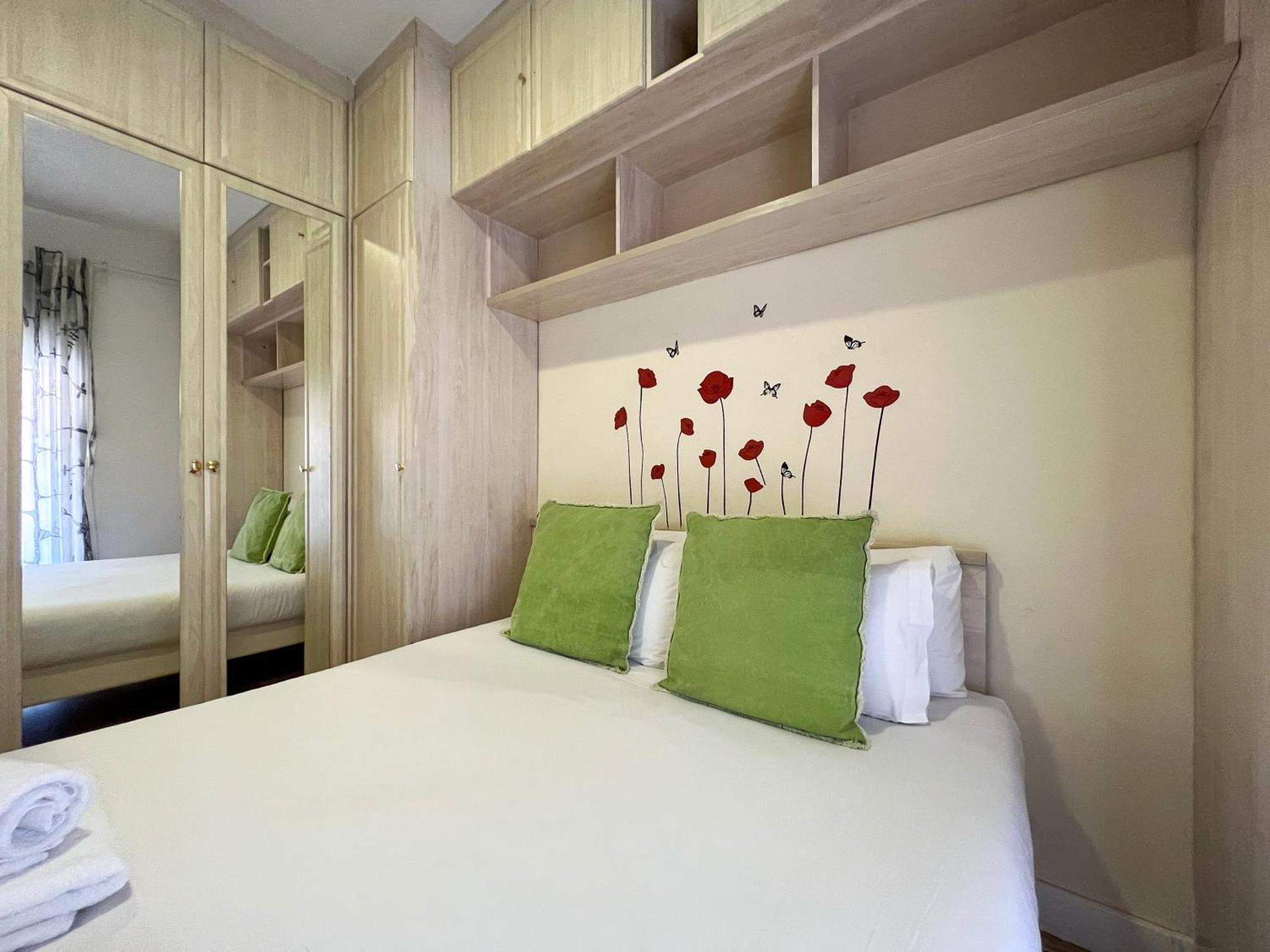 Stay U-Nique Apartments Sardenya II Барселона Екстериор снимка