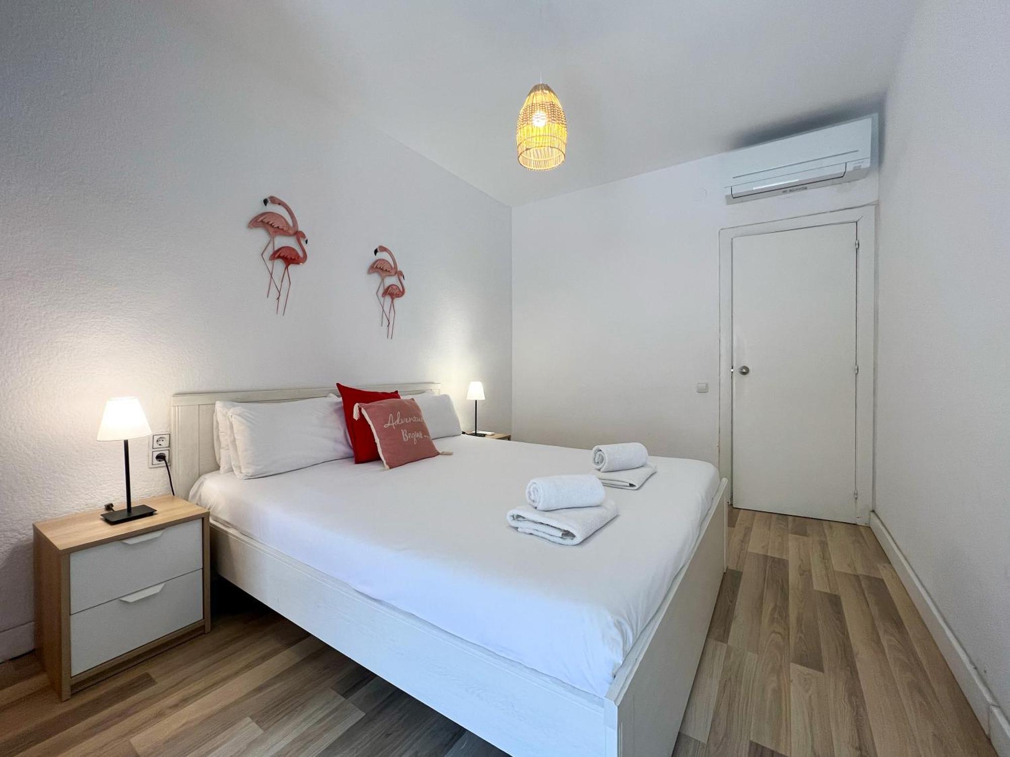 Stay U-Nique Apartments Sardenya II Барселона Екстериор снимка